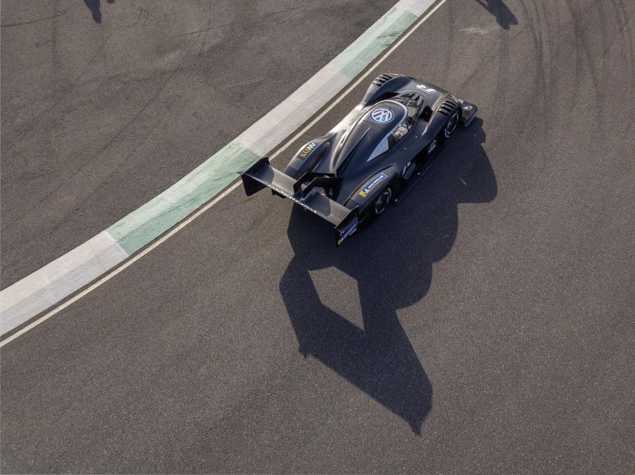  Volkswagen I.D. R Pikes Peak 2018 года  (фото 9 из 27)